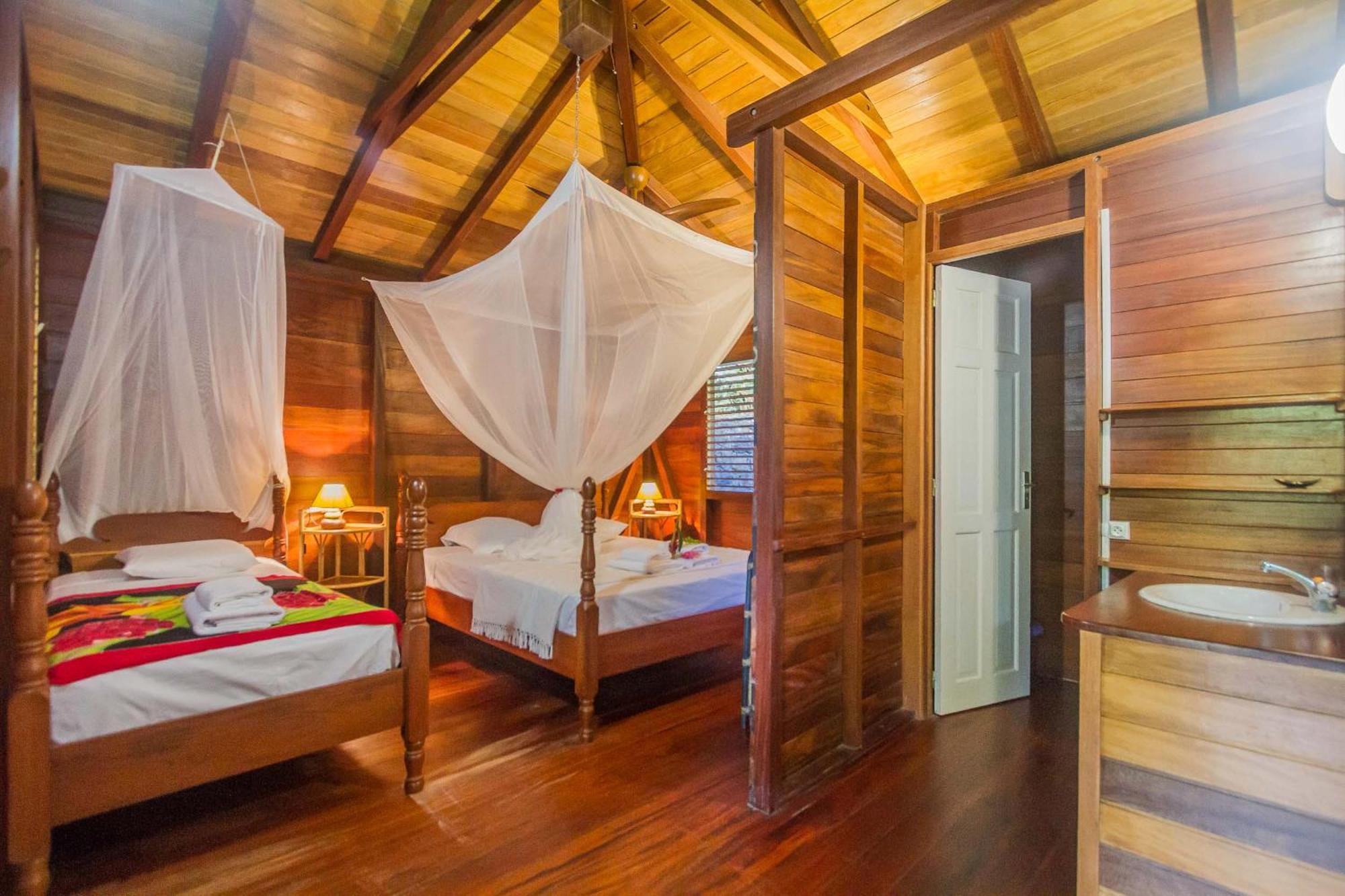 Ecolodges Karet Deshaies Extérieur photo