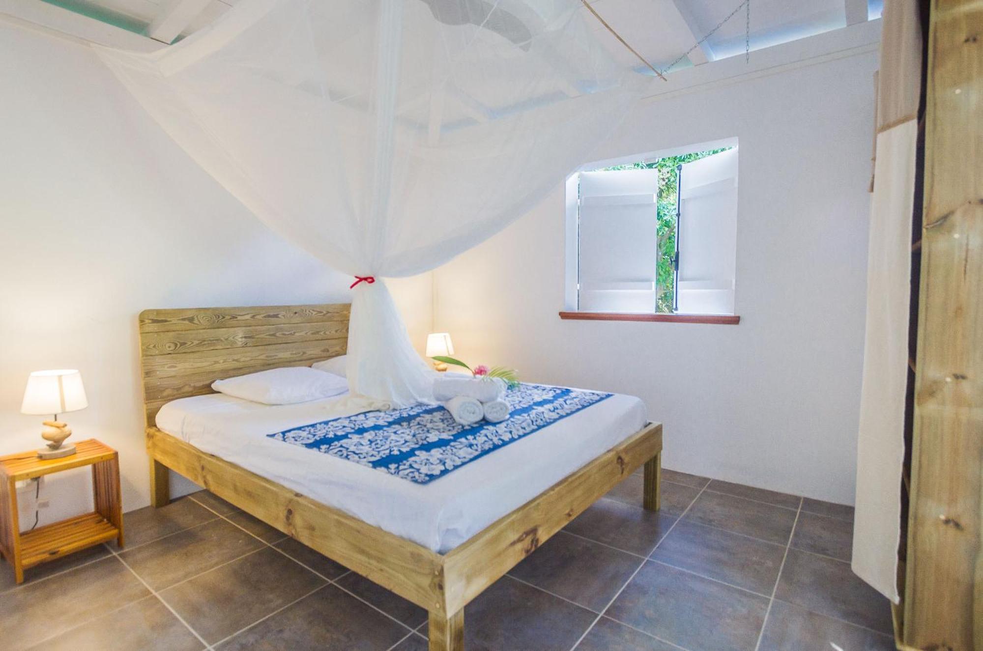 Ecolodges Karet Deshaies Extérieur photo