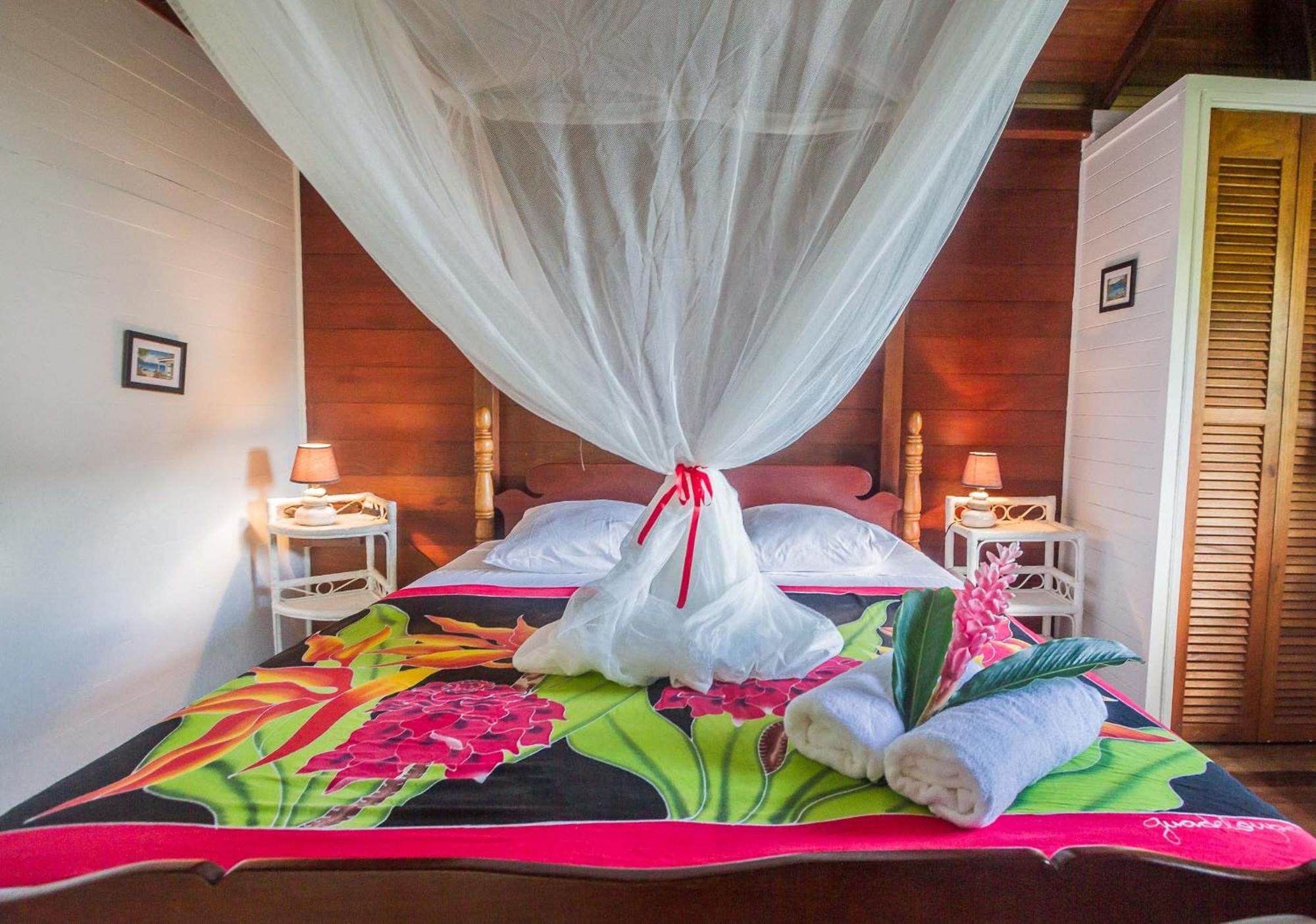 Ecolodges Karet Deshaies Extérieur photo